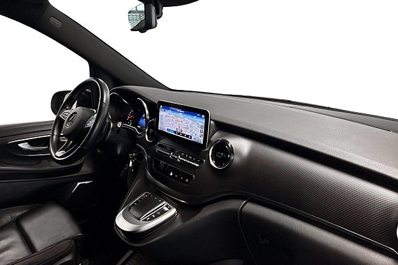Mercedes-Benz V300 10 of 28