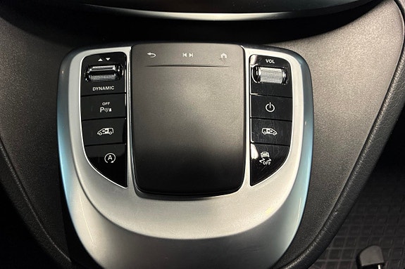 Mercedes-Benz V300 19 of 28