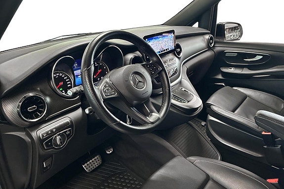 Mercedes-Benz V300 6 of 28