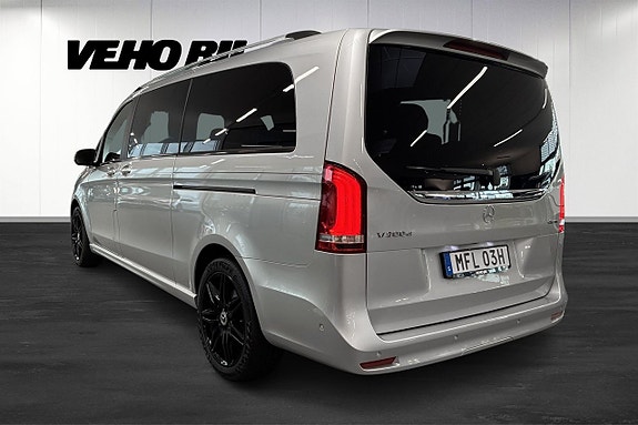 Mercedes-Benz V300 4 of 28
