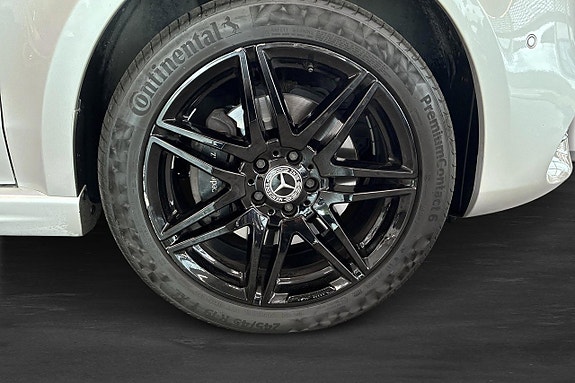 Mercedes-Benz V300 11 of 28