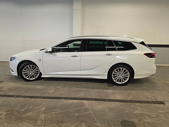 Opel Insignia 2 of 8