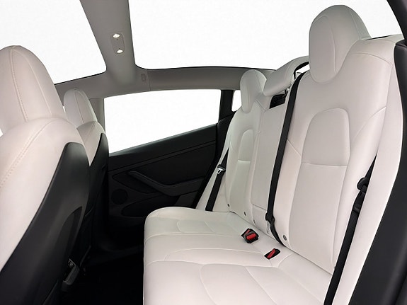 Tesla Model 3 26 of 30