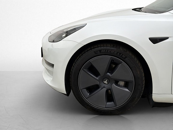 Tesla Model 3 29 of 30