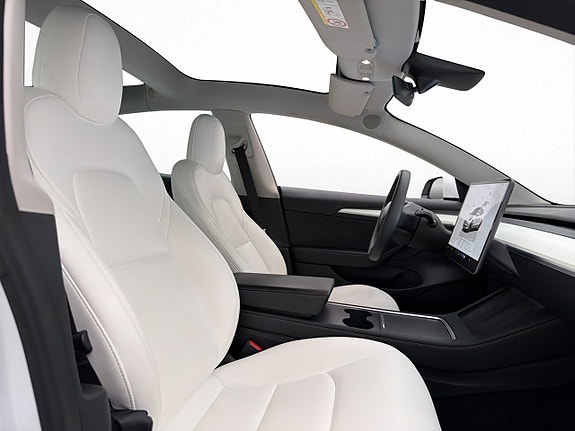 Tesla Model 3 27 of 30