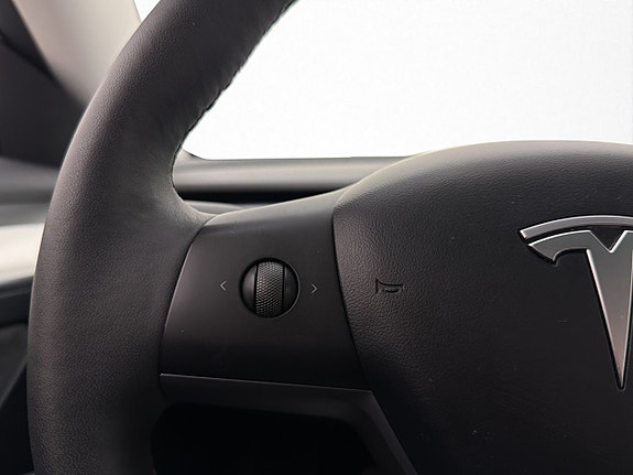 Tesla Model 3 16 of 30