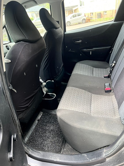 Toyota Yaris 8 of 9