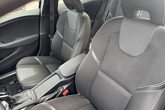 Volvo V40 18 of 24