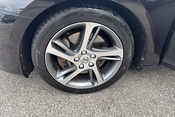 Volvo V40 11 of 24