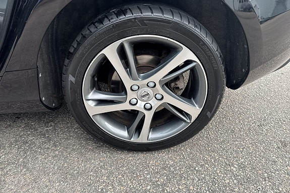 Volvo V40 12 of 24