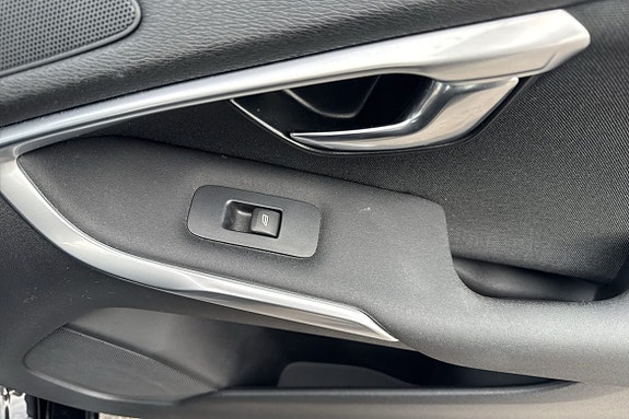 Volvo V40 21 of 24