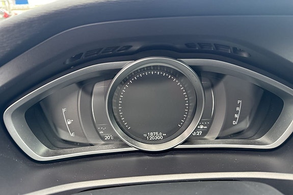 Volvo V40 15 of 24