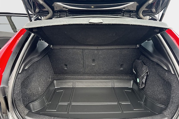 Volvo V40 8 of 24