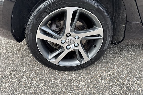 Volvo V40 9 of 24