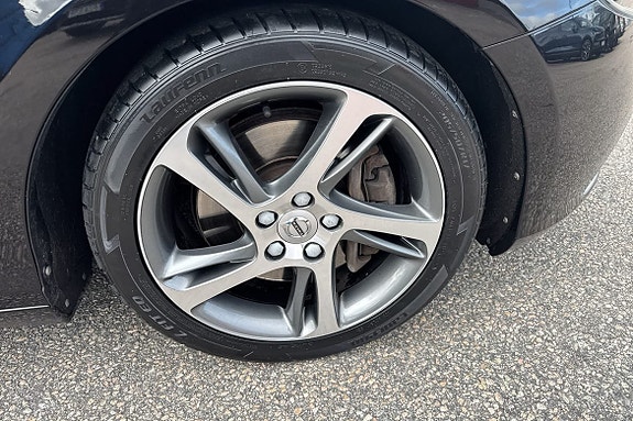 Volvo V40 10 of 24