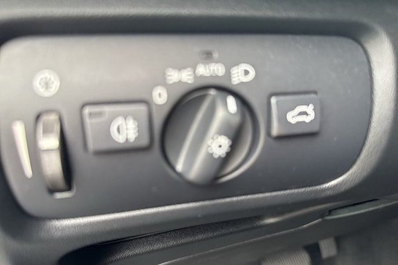 Volvo V40 17 of 24