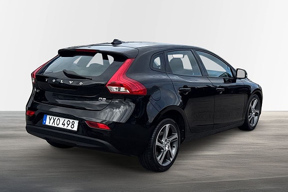 Volvo V40 3 of 24