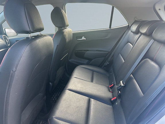 Kia Picanto 13 of 18