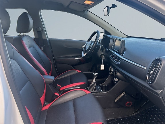 Kia Picanto 10 of 18