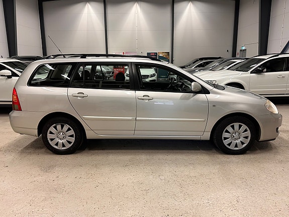 Toyota Corolla 3 of 6