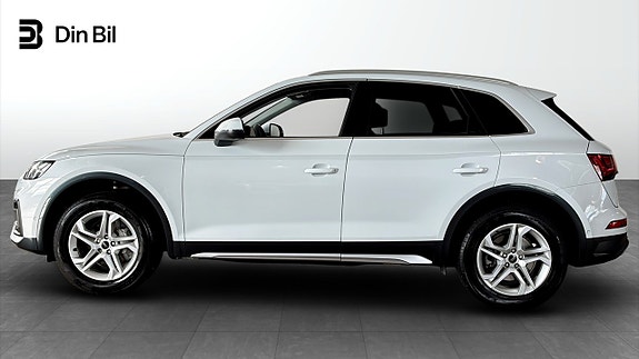 Audi Q5 2 of 12