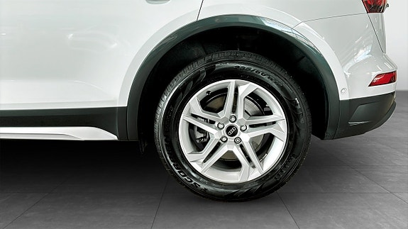 Audi Q5 6 of 12