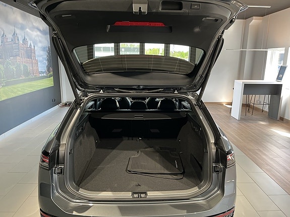 Volkswagen Passat 24 of 25