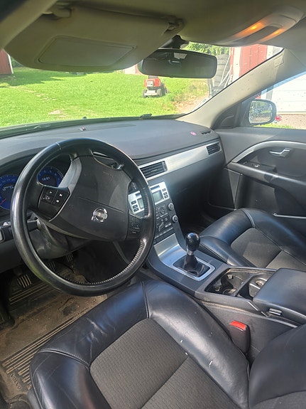 Volvo V70 5 of 5