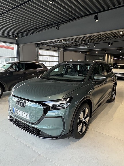 Audi Q4 e-tron 2 of 6