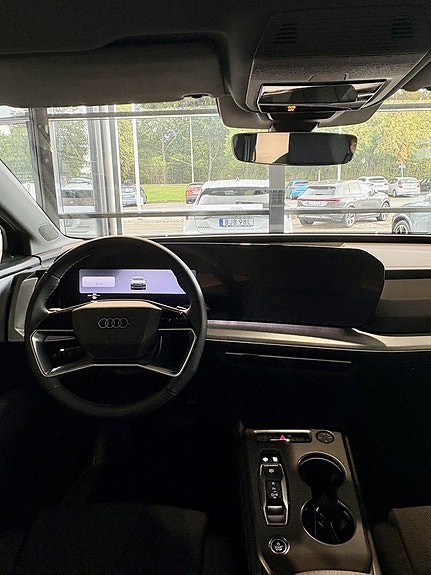 Audi Q4 e-tron 6 of 6