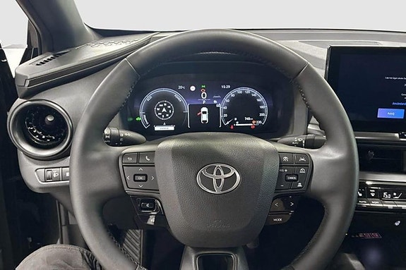 Toyota C-HR 10 of 11