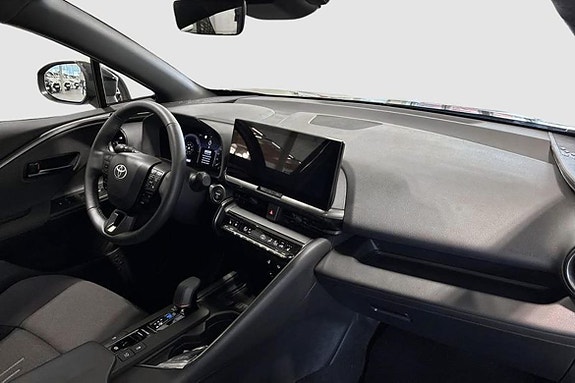 Toyota C-HR 7 of 11