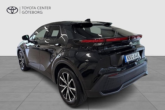Toyota C-HR 3 of 11