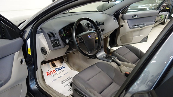 Volvo S40 9 of 13
