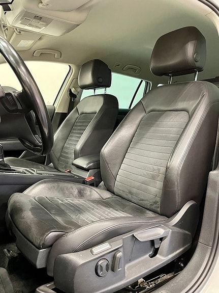 Volkswagen Passat 8 of 23