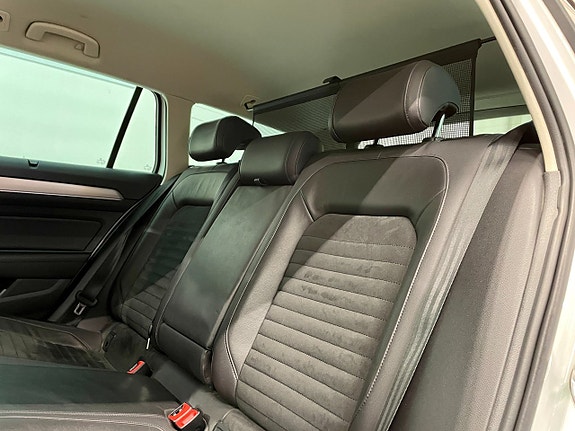 Volkswagen Passat 19 of 23