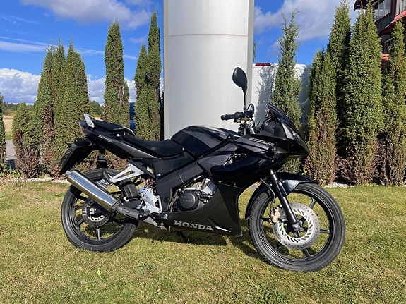 Honda CBR125R Nybesiktigad