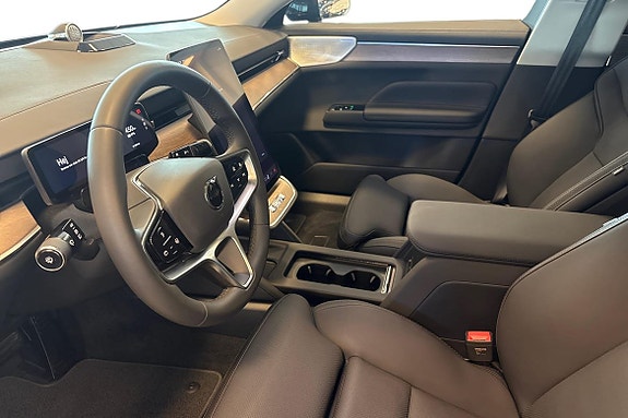 Volvo ES90 14 of 22