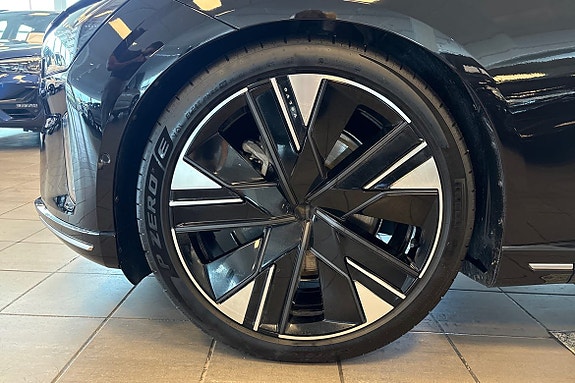 Volvo ES90 17 of 22