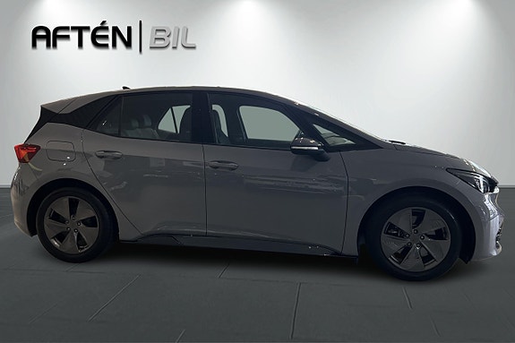 Cupra Born 7 of 22