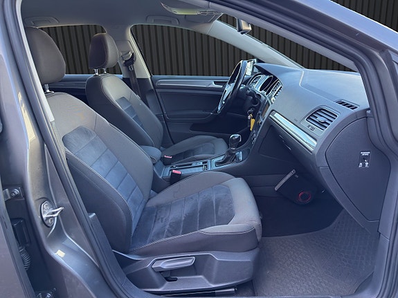 Volkswagen Golf Alltrack 12 of 20