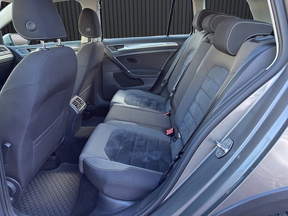 Volkswagen Golf Alltrack 14 of 20