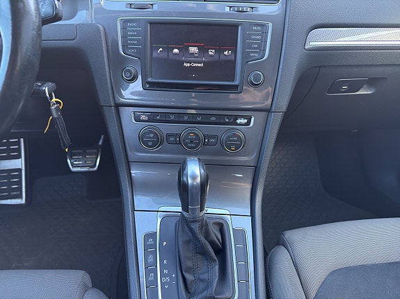 Volkswagen Golf Alltrack 17 of 20