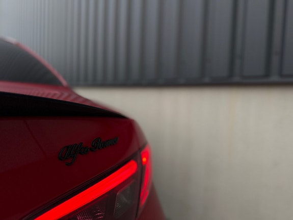 Alfa Romeo Giulia 11 of 18