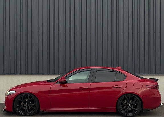Alfa Romeo Giulia 6 of 18