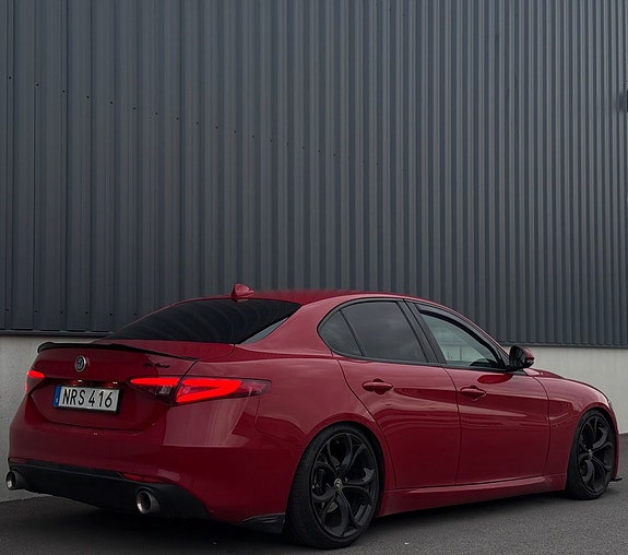 Alfa Romeo Giulia 10 of 18