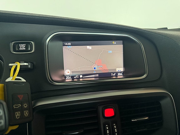 Volvo V40 17 of 22
