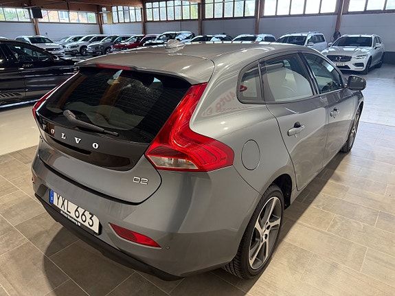 Volvo V40 6 of 22