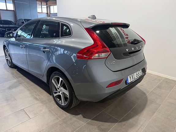 Volvo V40 5 of 22
