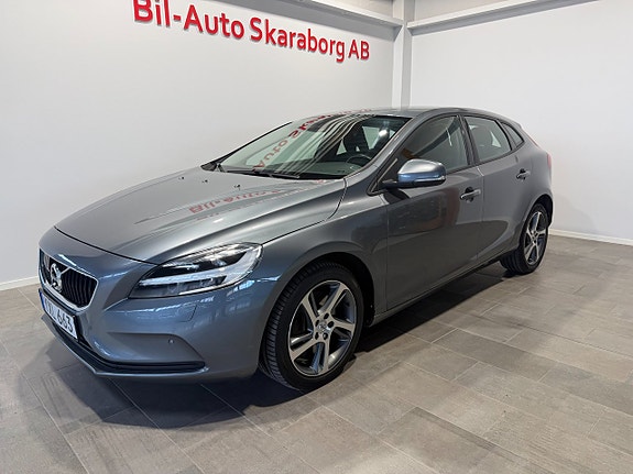 Volvo V40 2 of 22
